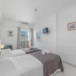 Old Town Apartment *