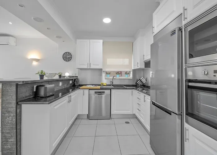 Old Town Apartment *